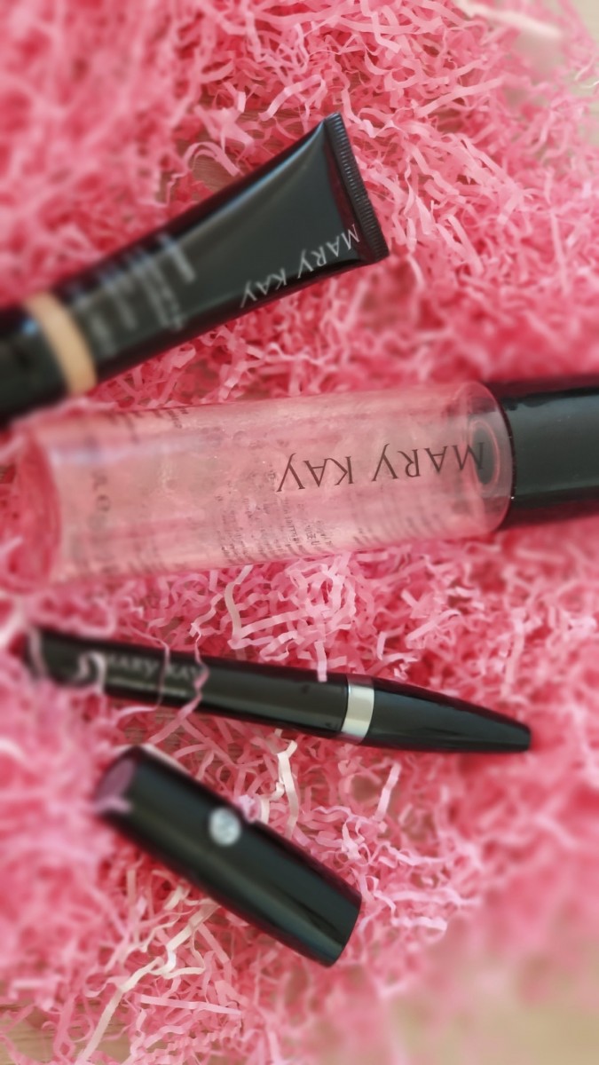 Суперувлажняющая губная помада Mary Kay®